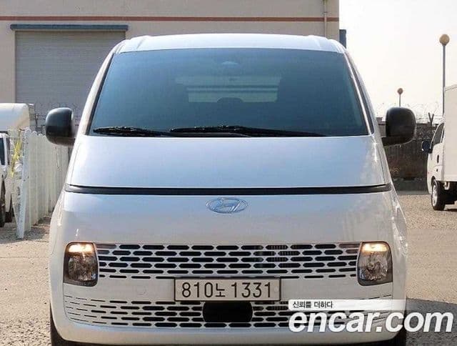 Hyundai Staria 2023 — ფოტო 9/19