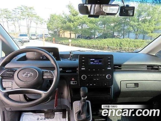 Hyundai Staria 2023 — фото 10 из 19