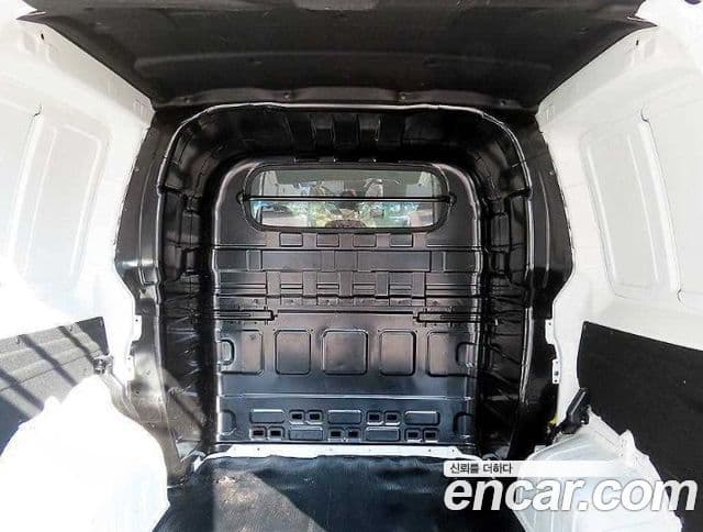 Hyundai Staria 2023 — ფოტო 15/19