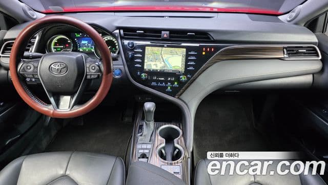 Toyota Camry 2019 — Şəkil 2/20