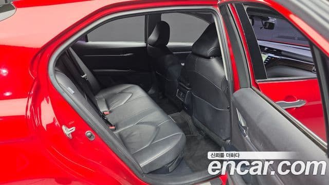Toyota Camry 2019 — Şəkil 17/20
