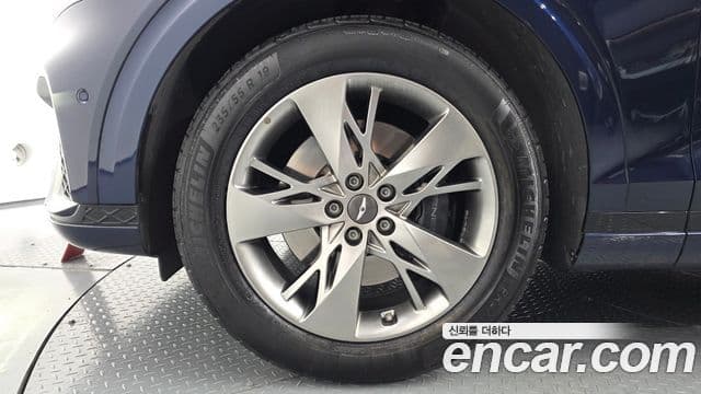 Genesis GV70 2021 — ფოტო 4/20