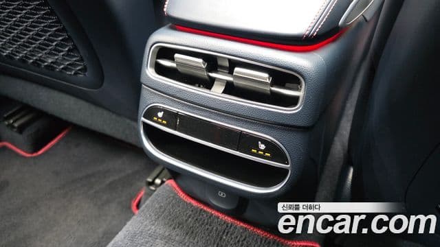 Genesis GV70 2021 — ფოტო 19/20