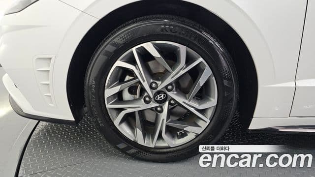 Hyundai Sonata 2022 — ფოტო 5/20