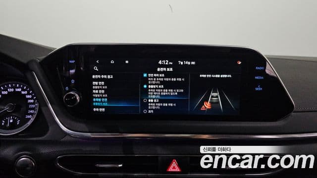 Hyundai Sonata 2022 — ფოტო 16/20