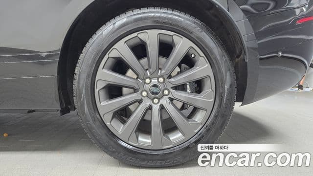 Land Rover Range Rover Velar 2020 — Şəkil 7/33