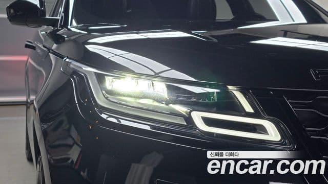 Land Rover Range Rover Velar 2020 — Şəkil 29/33