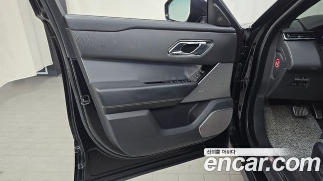 Land Rover Range Rover Velar 2020 — Şəkil 4/33