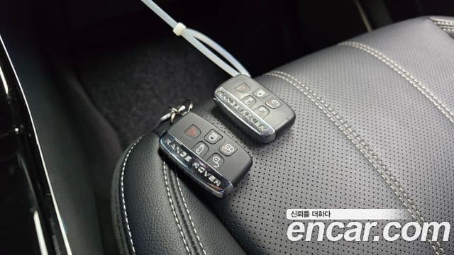 Land Rover Range Rover Velar 2020 — Şəkil 1/33