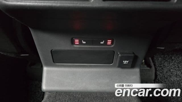 Land Rover Range Rover Velar 2020 — Şəkil 11/33