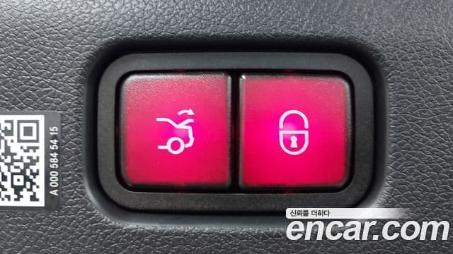 Mercedes-Benz E-Class 2024 — фото 17 из 20
