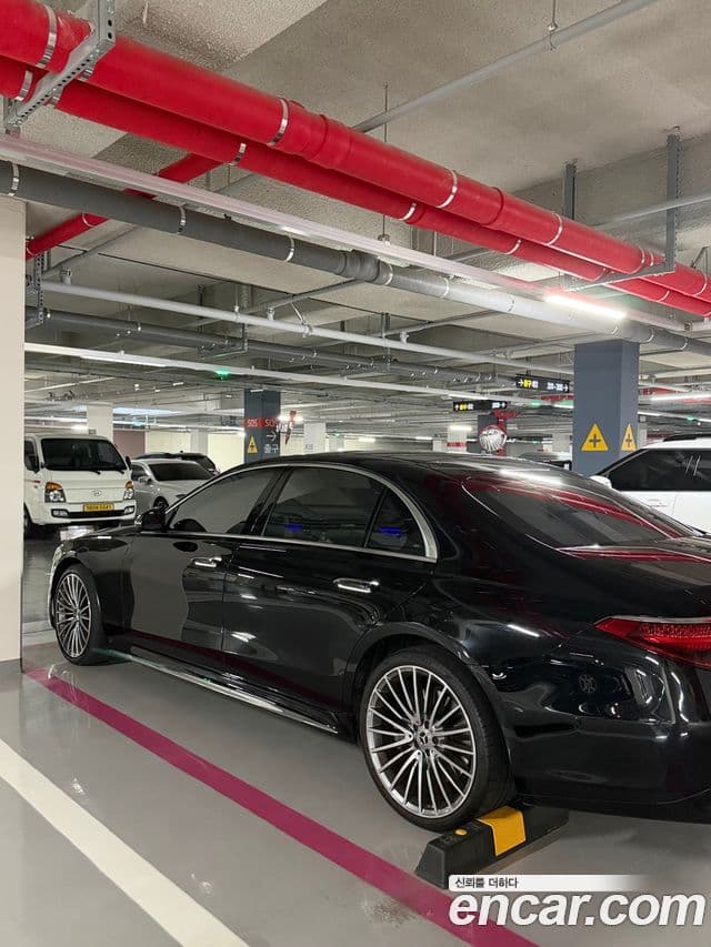 Mercedes-Benz S-Class 2023 — Photo 4/13