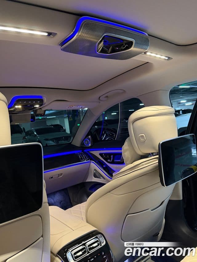 Mercedes-Benz S-Class 2023 — Photo 1/13