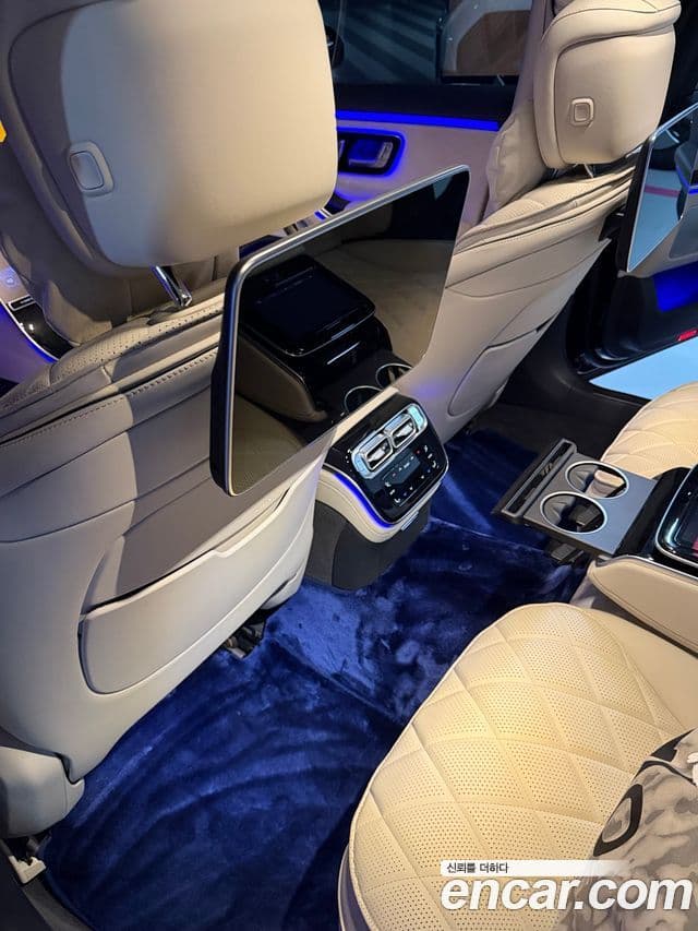 Mercedes-Benz S-Class 2023 — Photo 2/13