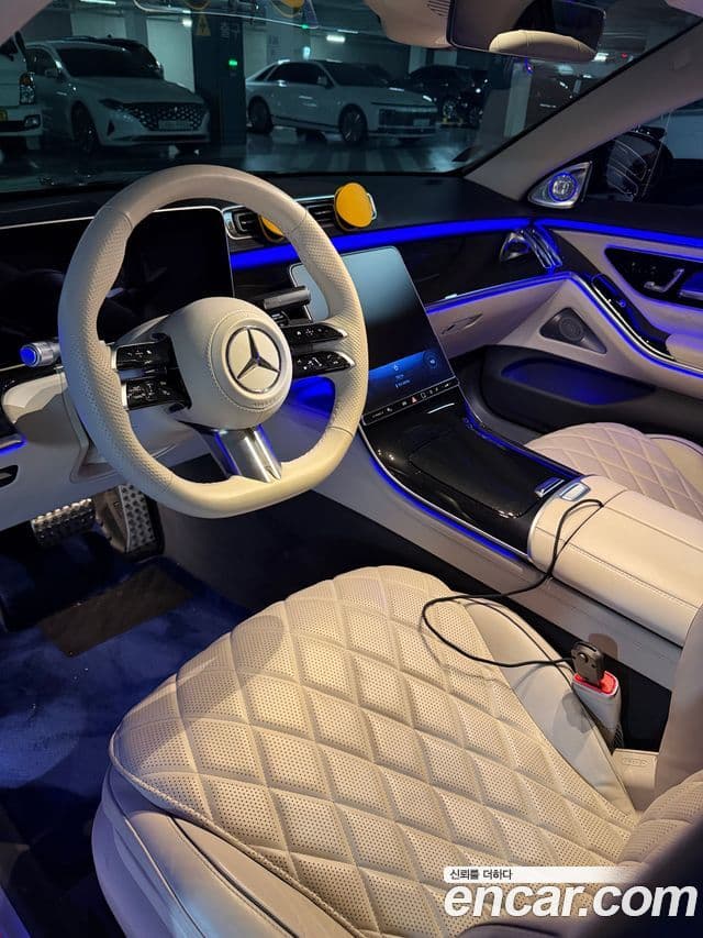 Mercedes-Benz S-Class 2023 — Photo 13/13