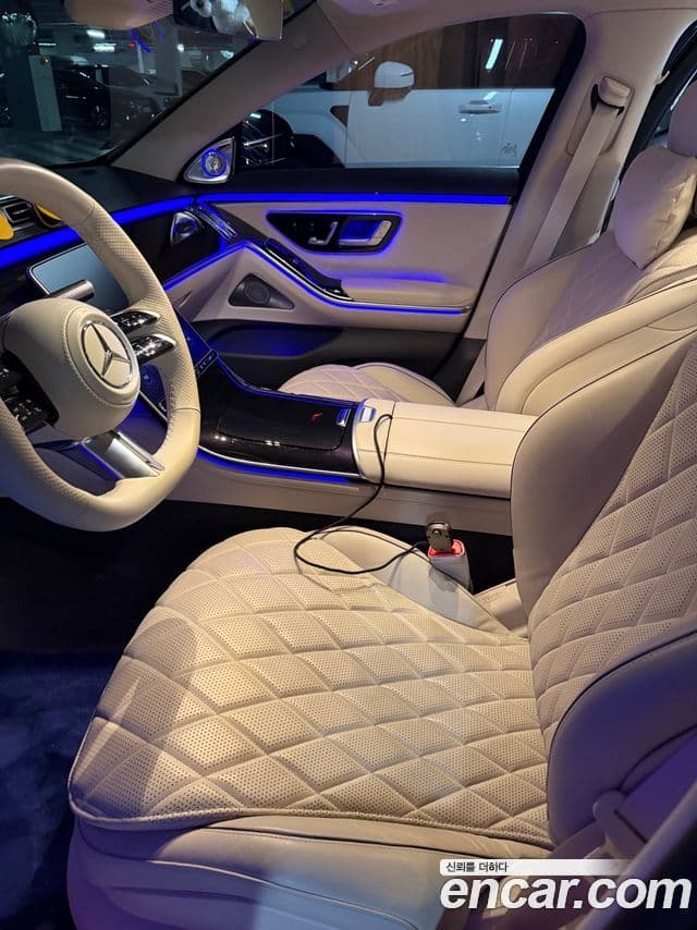 Mercedes-Benz S-Class 2023 — Photo 6/13
