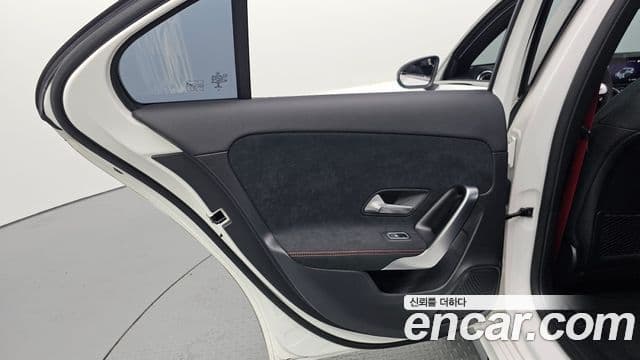 Mercedes-Benz A-Class 2022 — ფოტო 21/34