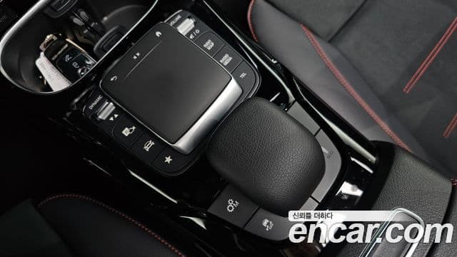 Mercedes-Benz A-Class 2022 — ფოტო 31/34