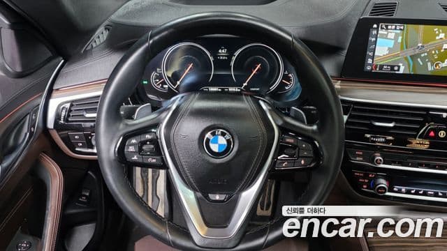 BMW 5 Series 2018 — Şəkil 13/20