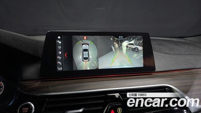 BMW 5 Series 2018 — Şəkil 15/20