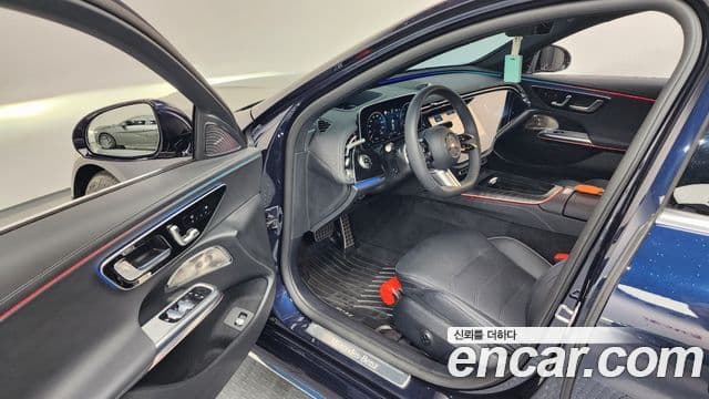 Mercedes-Benz E-Class 2025 — фото 10 из 20