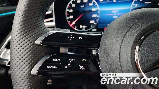 Mercedes-Benz E-Class 2025 — фото 17 из 20