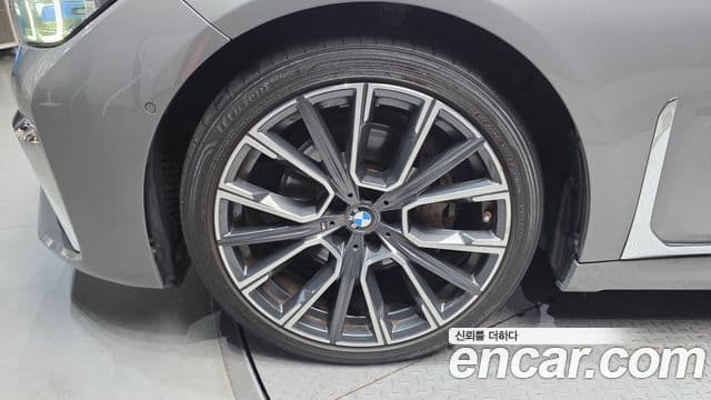 BMW 7 Series 2021 — ფოტო 5/20