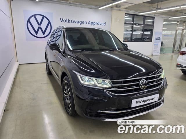 Volkswagen Tiguan 2021 — ფოტო 18/20