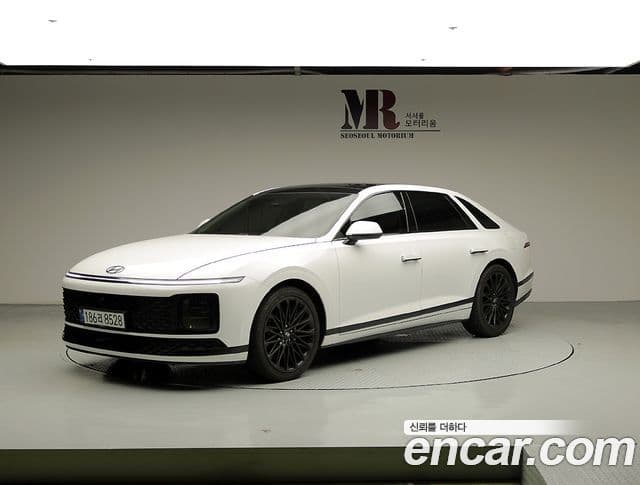 Hyundai Grandeur 2023 — ფოტო 1/20