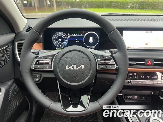 Kia Seltos 2024 — ფოტო 13/19