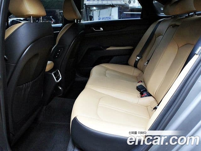 Kia K5 2022 — ფოტო 10/20