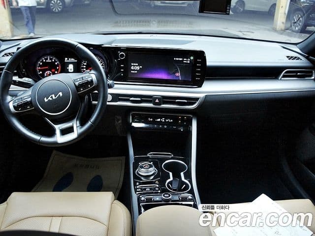 Kia K5 2022 — ფოტო 16/20