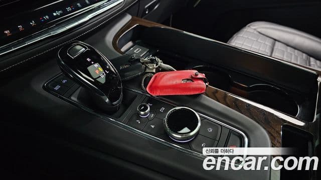Cadillac Escalade 2023 — фото 9 из 20