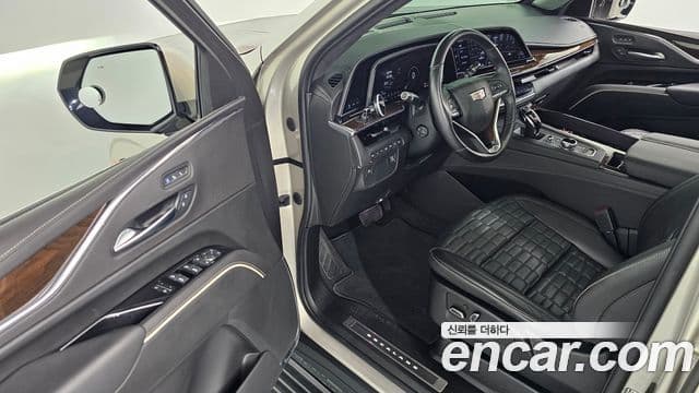 Cadillac Escalade 2023 — фото 10 из 20