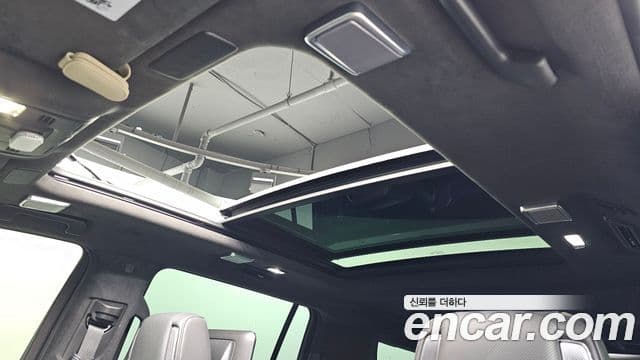 Cadillac Escalade 2023 — фото 16 из 20