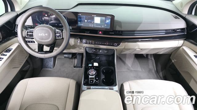 Kia Carnival 2023 — ფოტო 7/20