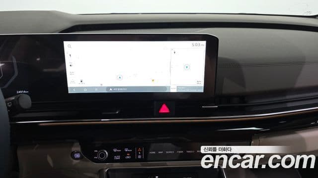 Kia Carnival 2023 — ფოტო 14/20
