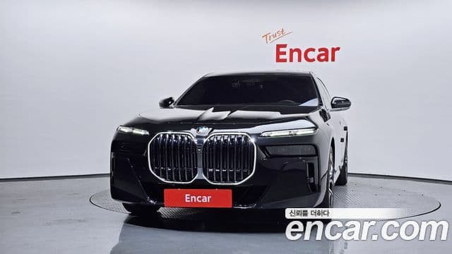 BMW 7 Series 2025 — Photo 7/20