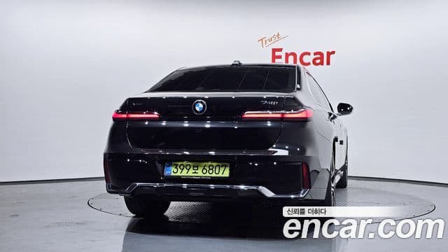 BMW 7 Series 2025 — Photo 8/20