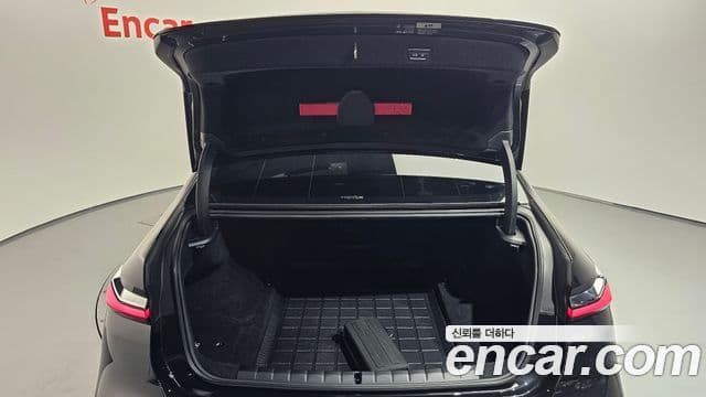 BMW 7 Series 2025 — фото 20 из 20