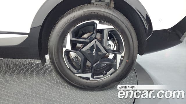 Kia Sportage 2025 — Şəkil 29/33