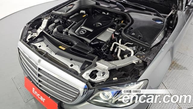 Mercedes-Benz E-Class 2019 — фото 6 из 20