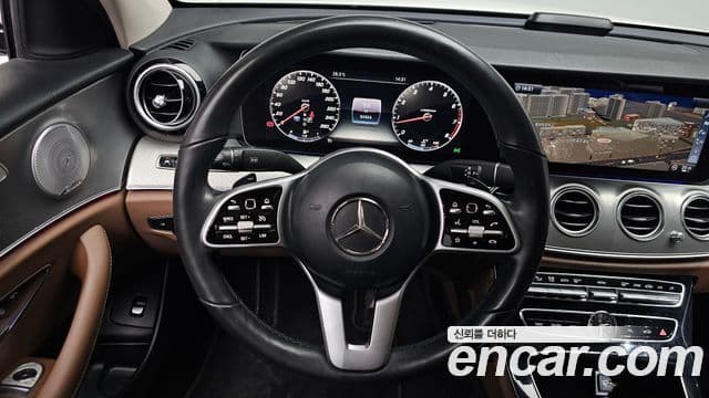 Mercedes-Benz E-Class 2019 — фото 13 из 20