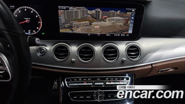 Mercedes-Benz E-Class 2019 — фото 14 из 20