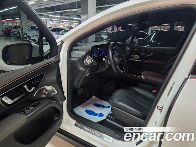 Mercedes-Benz EQS SUV 2023 — ფოტო 1/20