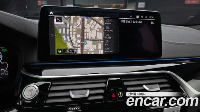BMW 5 Series 2023 — фото 14 из 20