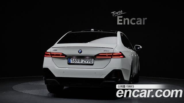 BMW 5 Series 2024 — ფოტო 4/20