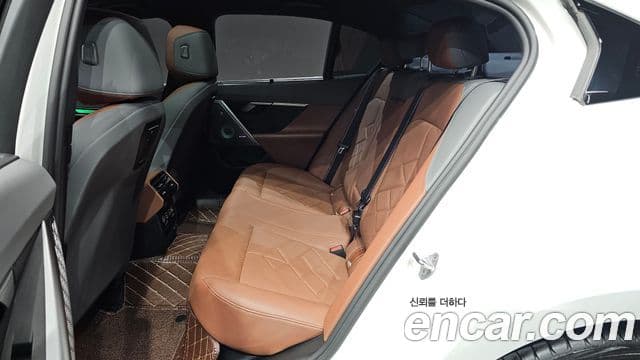 BMW 5 Series 2024 — ფოტო 12/20