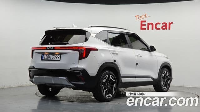 Kia Seltos 2023 — ფოტო 2/20