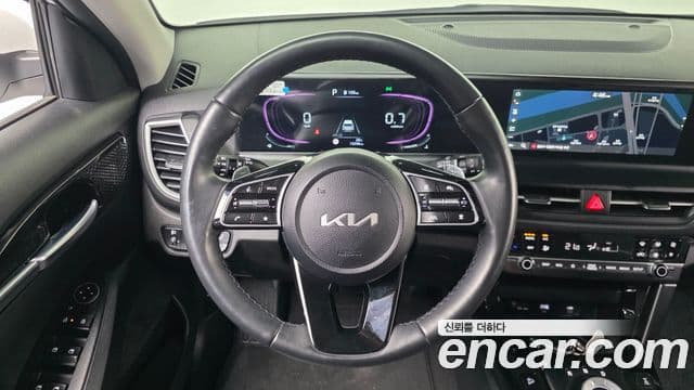 Kia Seltos 2023 — ფოტო 13/20